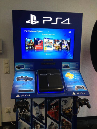Illustration for article titled Sony's PS4 Demo Consoles Look Great